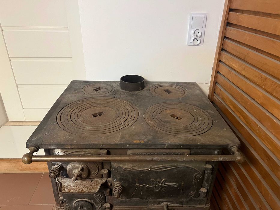kuchenny żeliwny zabytkowy piec