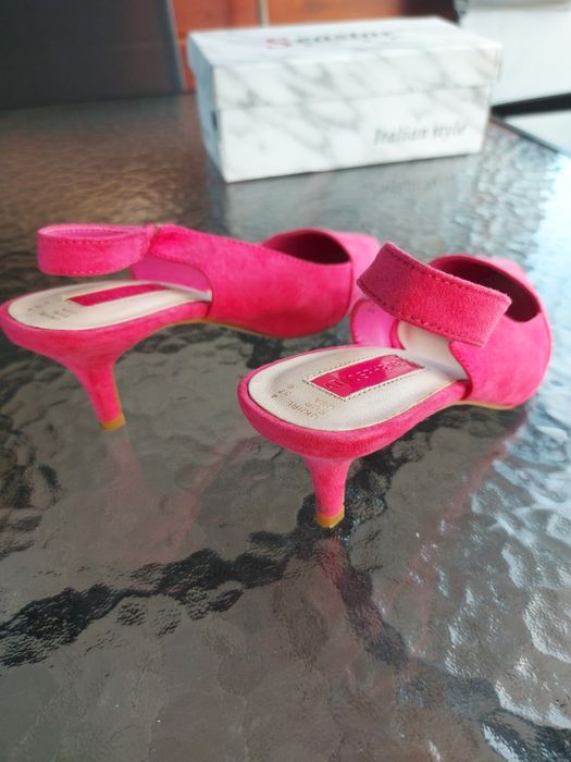 Szpilki różowe zamsz