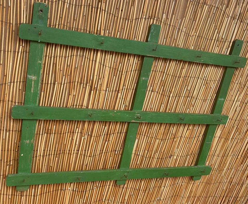 Grade antiga para suspensão de loiça, louceiro 106X76 cm