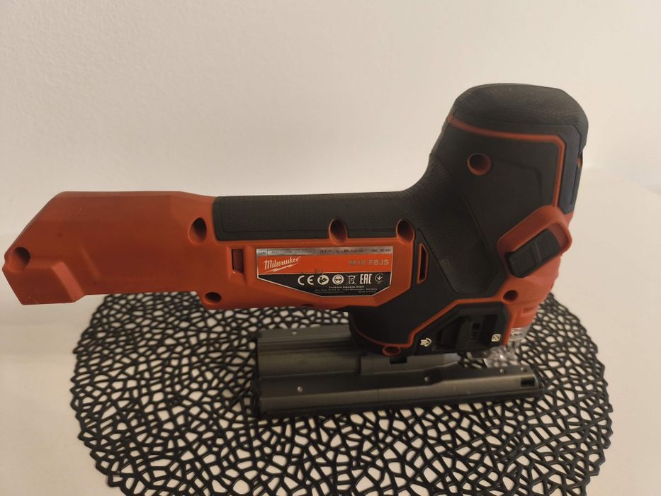 Wyrzynarka Milwaukee m18 FBJS