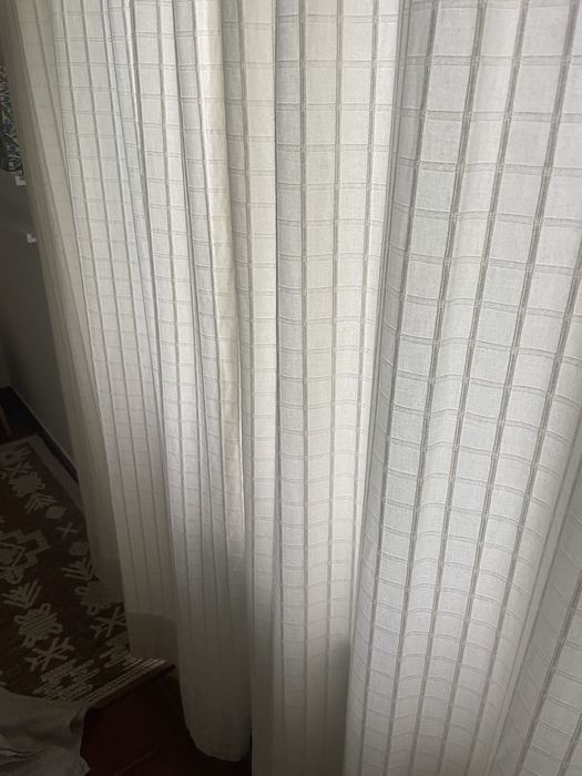 Cortinados (2) tecido branco meio grosso (225 altura)