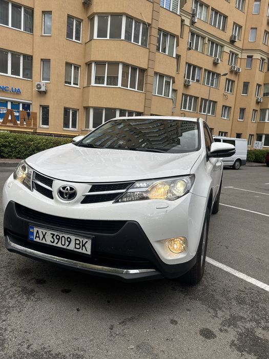 Продам авто Toyota rav 4 2013 року