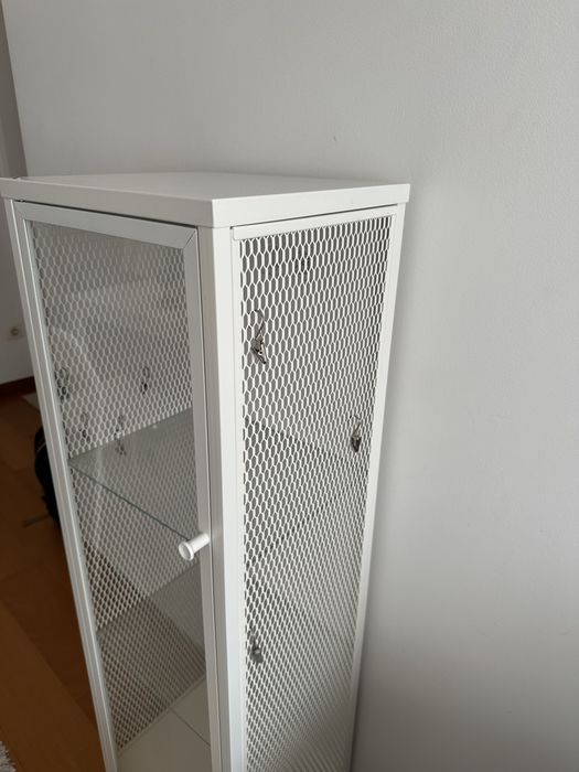 Móvel de vidro IKEA BAGGEBO