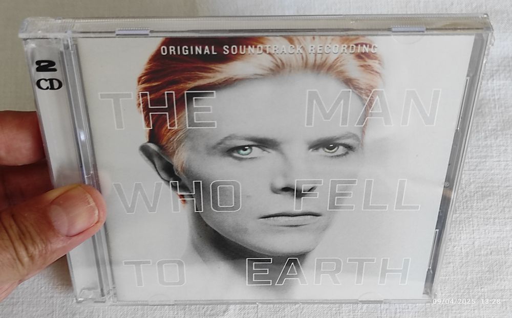 O.S.T. - The Man Who Fell To Earth 2CD