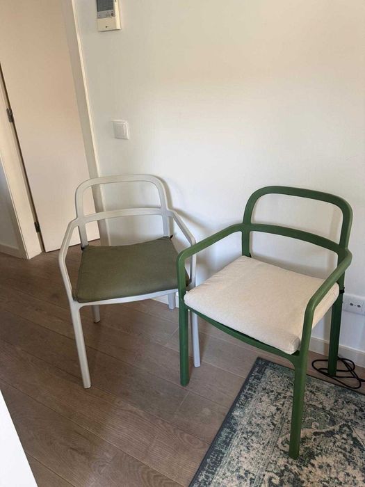 4 Cadeiras IKEA YPPERLIG + 4 Almofadas FRÖSÖN