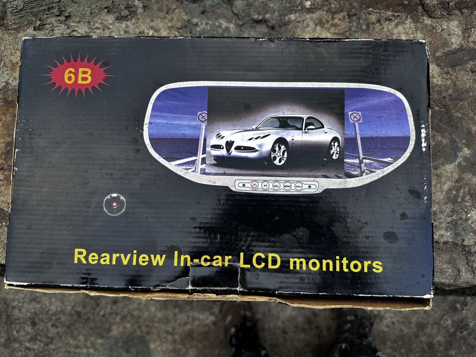 Зеркало с видеокамерой заднего вида