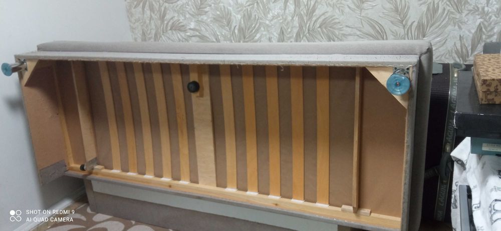 Диван розкладний.