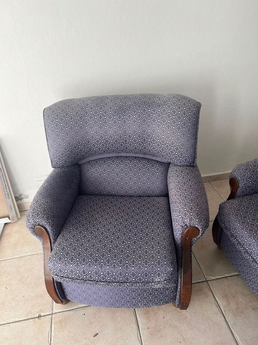 Conjunto de sofá e duas poltronas em azul
