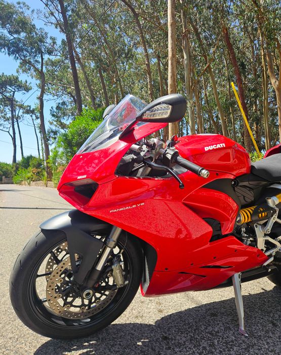 Ducati Panigale V2 2024