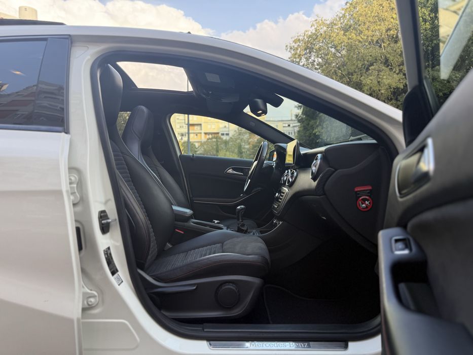 Mercedes Benz A180 AMG 2013.