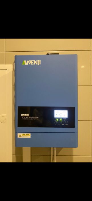 Монтаж гібридних інверторів сонячних панелей Deye, Axioma  СЕС