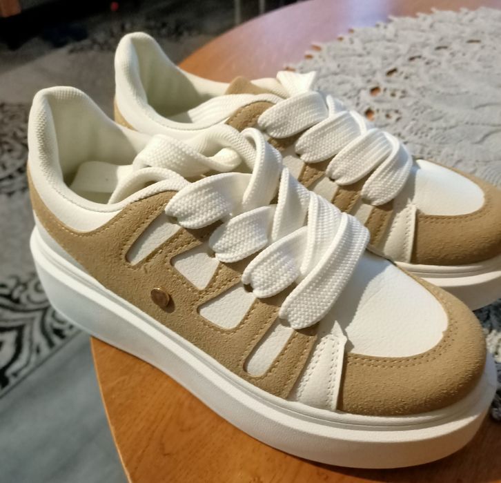 Buty sneakersy na platformie