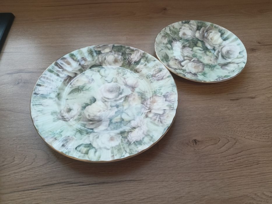 Maxwell & Williams “Misty Rose” dwa talerze porcelana