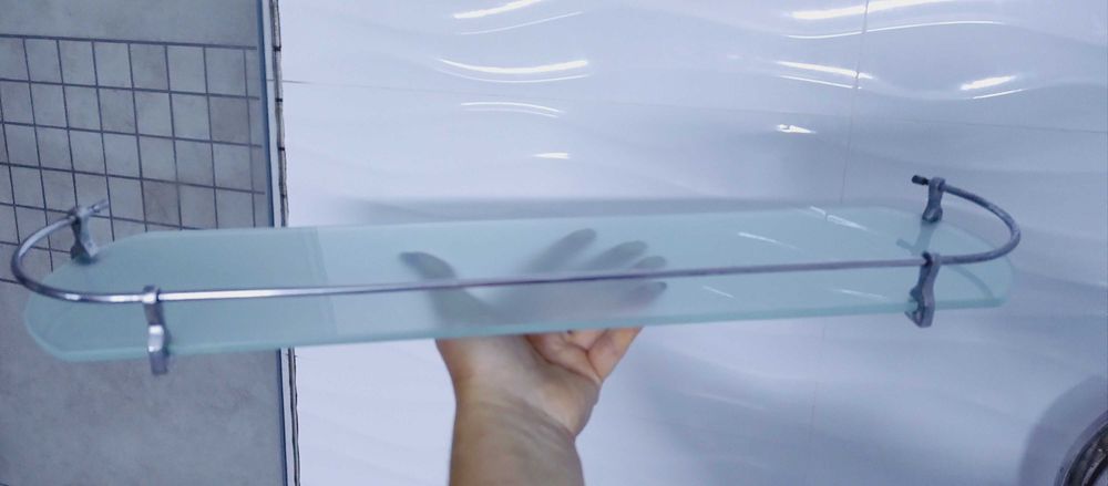 Скляна полиция у ванну