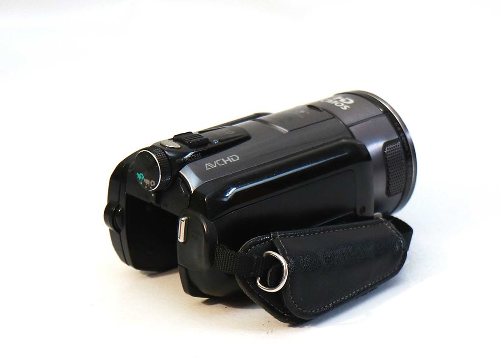 Máquina de filmar Canon Legria HF S100 (LER DESCRIÇÃO)