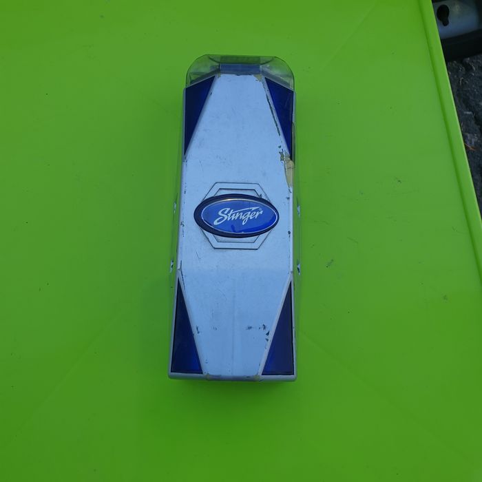 Конденсатр с цифровым вольтметром Stinger.