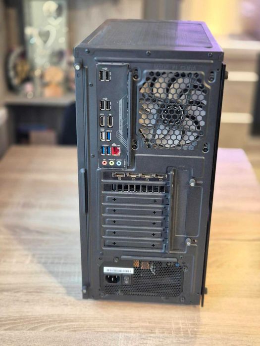 Sprzedam komputer BEZ KARTY GRAFICZNEJ i5-12600kf 32GB ram 1TB SSD