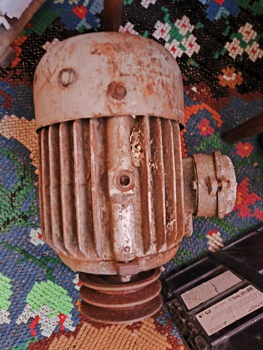 Двигун електро 2.2 кВт 930 об 3 фази асинхронний