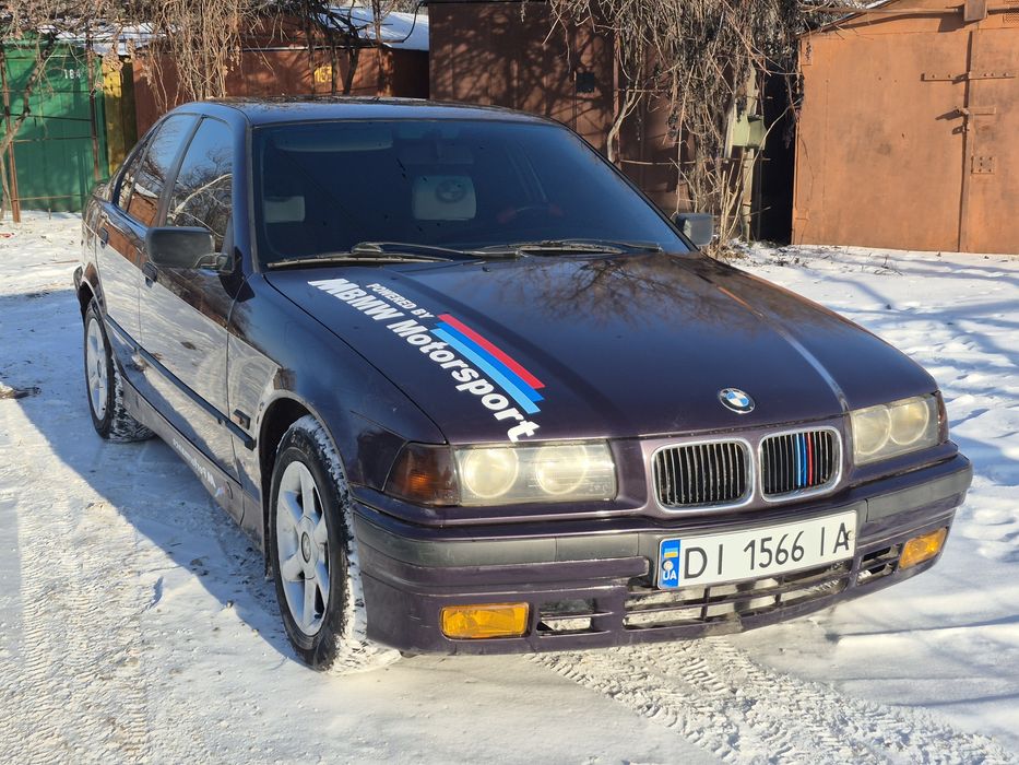 Продам BMW 3 1.8