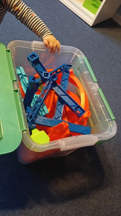 Tor hot wheels pionowy ósemka 8