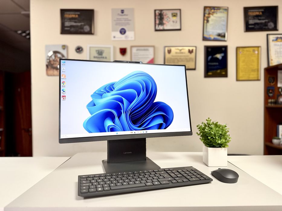 Моноблок Lenovo IdeaCentre 3 24ARR9 / Ryzen 5 7535HS / 16GB RAM / SSD 512GB / 24” FHD IPS