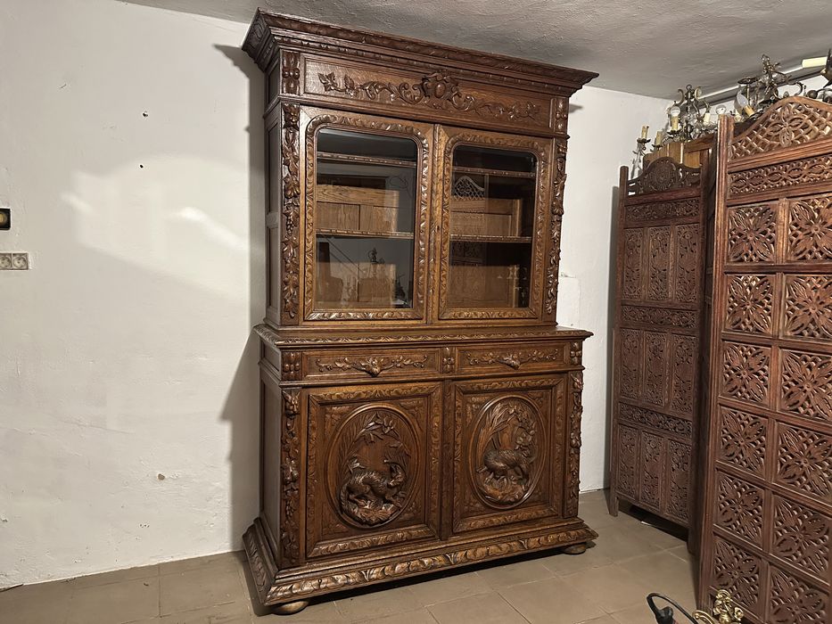 Antyczny kredens myśliwski dębowy