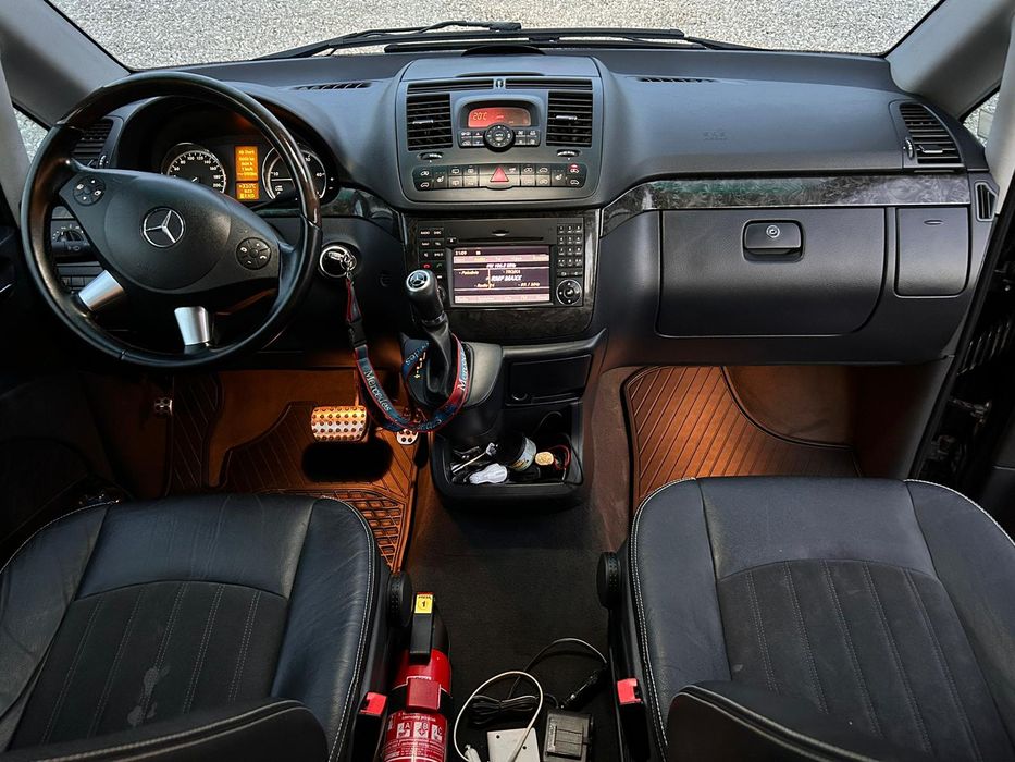 Wynajem busa Mercedes Viano 6 osób