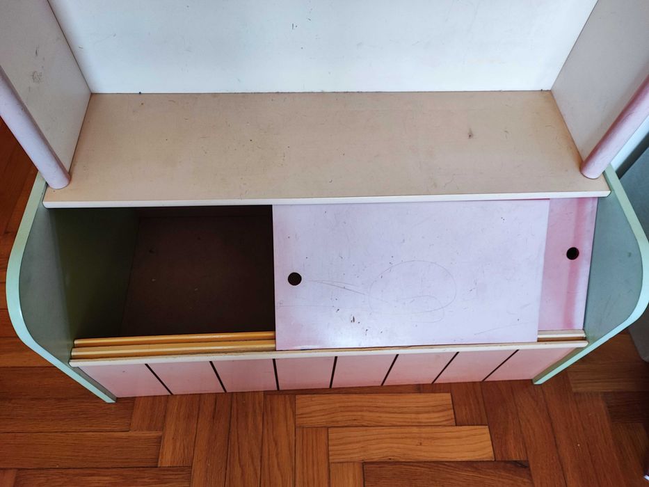 Estante para quarto de criança