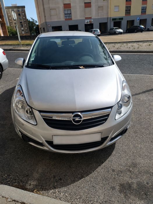 Opel Corsa 5-Door Vehicle