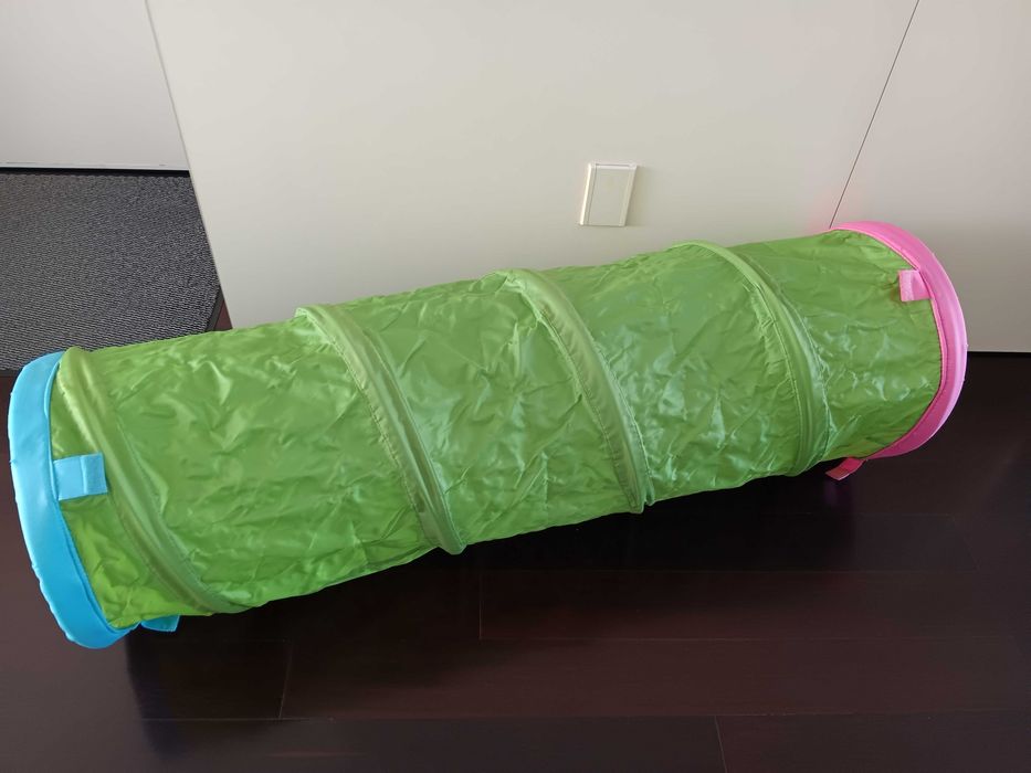 Tenda e tunel de brincar Ikea ( saco com bolas incluído))