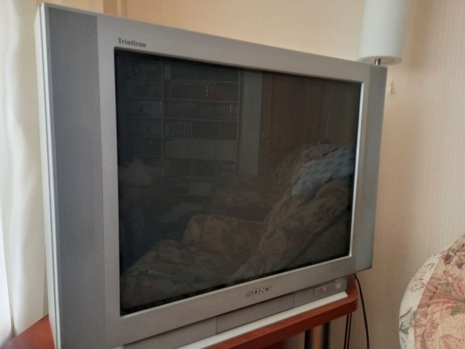Телевизор SONY trinitron