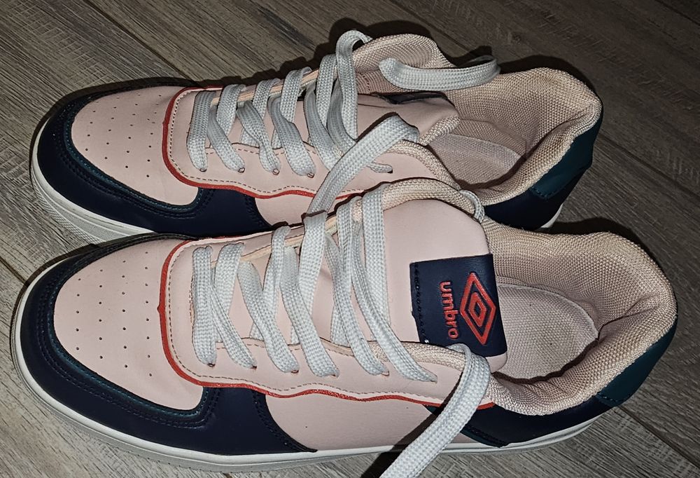 Snakery umbro rozmiar 41