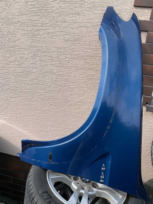 Bmw x5 e53 błotnik przód topas blau 364/5 lewy + znaczek 4.4i