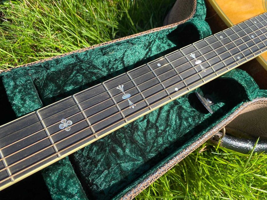 Fantástica guitarra Larson Bros