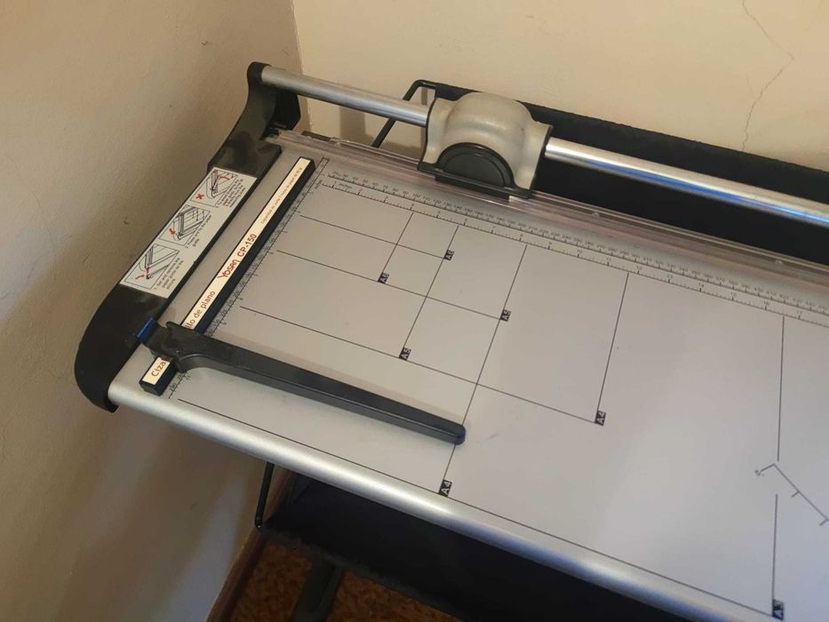 Plotter, guilhotina e máquina de encadernação | Equipamento gráfica, reprografia ou escritório