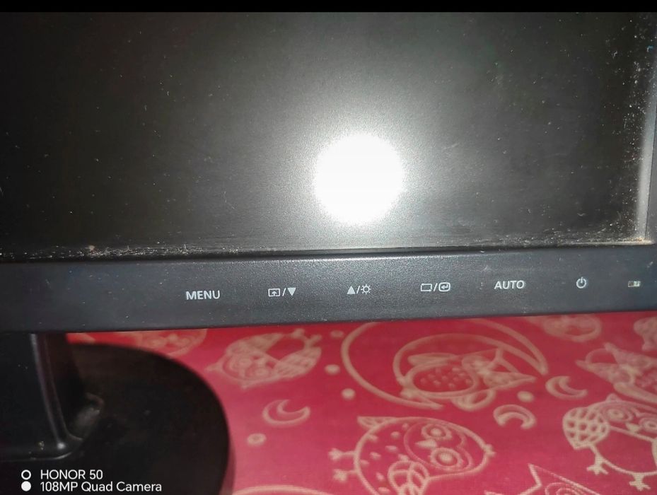 Monitor Samsung caraterísticas nas imagens