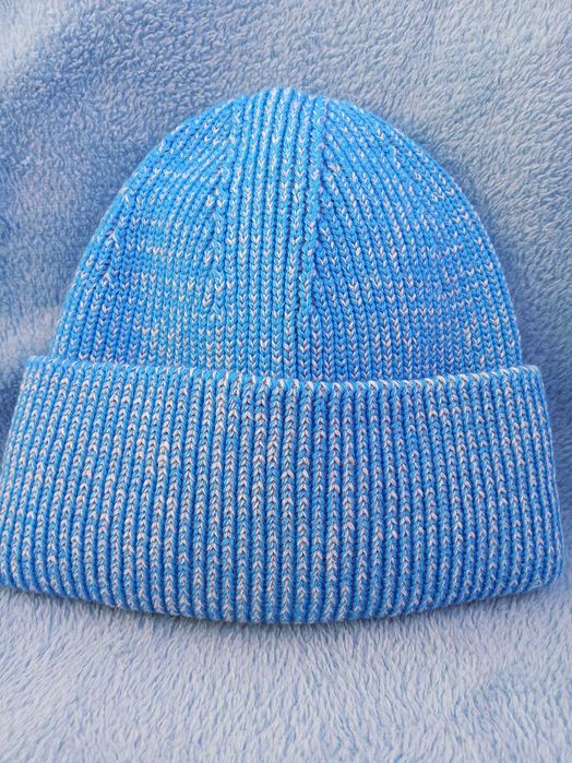 czapka z wełny Merino 100% niebieska z białą nitką okazja