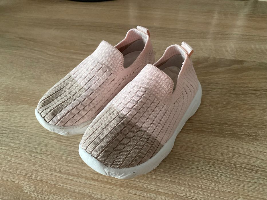 Взуття для дівчинки 26 розмір