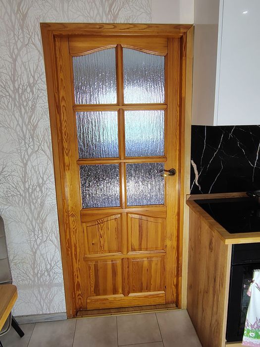 Drewniane drzwi prawe 80cm
