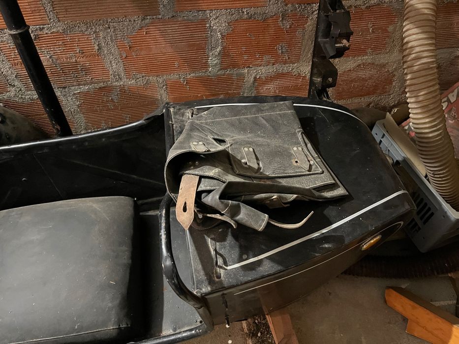 Carro side-car para moto clássica.