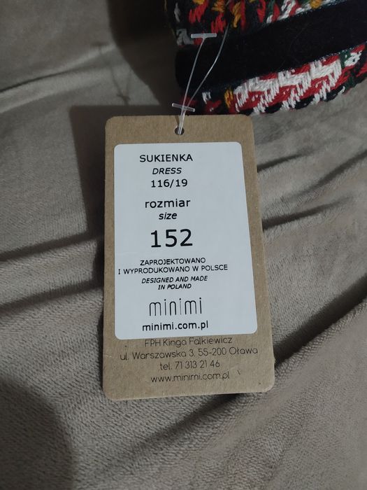 Nowa sukienka w kratę, rozmiar 152, rękaw 3/4.
