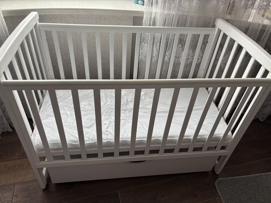 Дитяча кроватка deson до 3 років