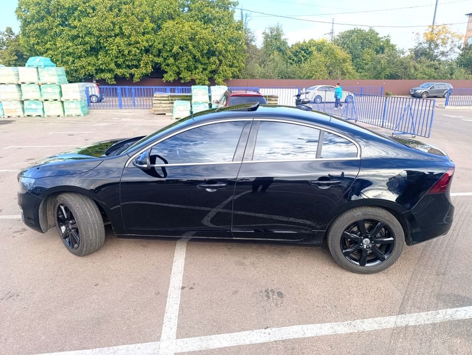 Автомобиль Свеже Пригнанна Volvo S60 T5