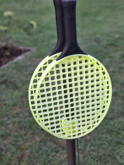 Swingball, pilka na sznurku