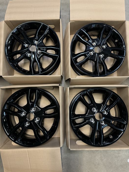 Felga aluminiowa Ford Fiesta mk7 R15 czarna