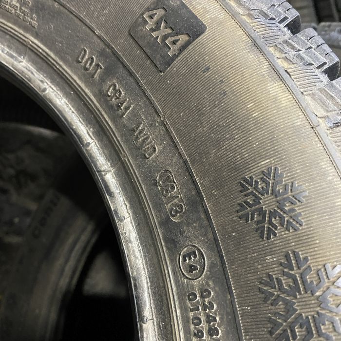 Зимові шини 225/60 r17 Continental.