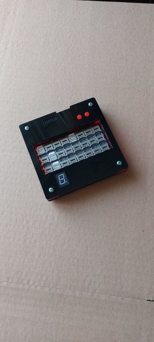 Телефон на 24 СИМ-карты