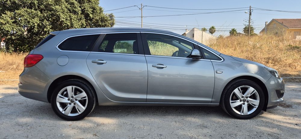 Opel Astra Sports Tourer 1.6CDTi NACIONAL de 2015