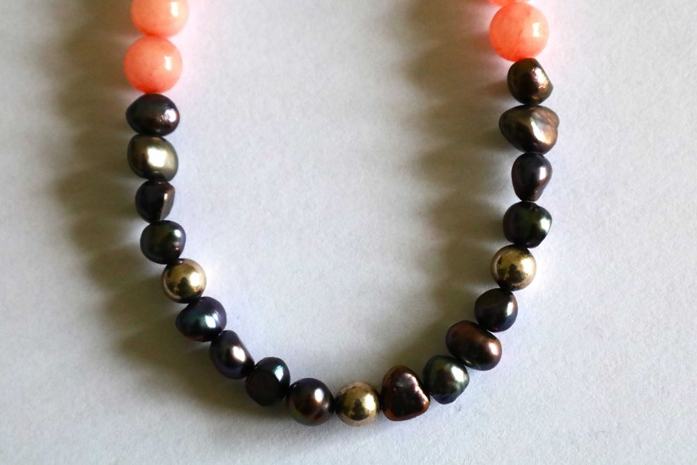 Colar e Pulseira em Pérolas Negras de água doce e Quartzo Rosa
