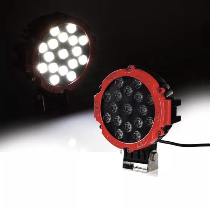 Farol LED 51W c/ acessórios de montagem